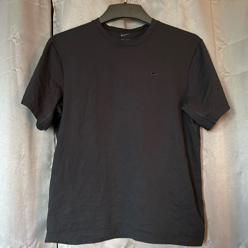 Nike men’s shirt, M